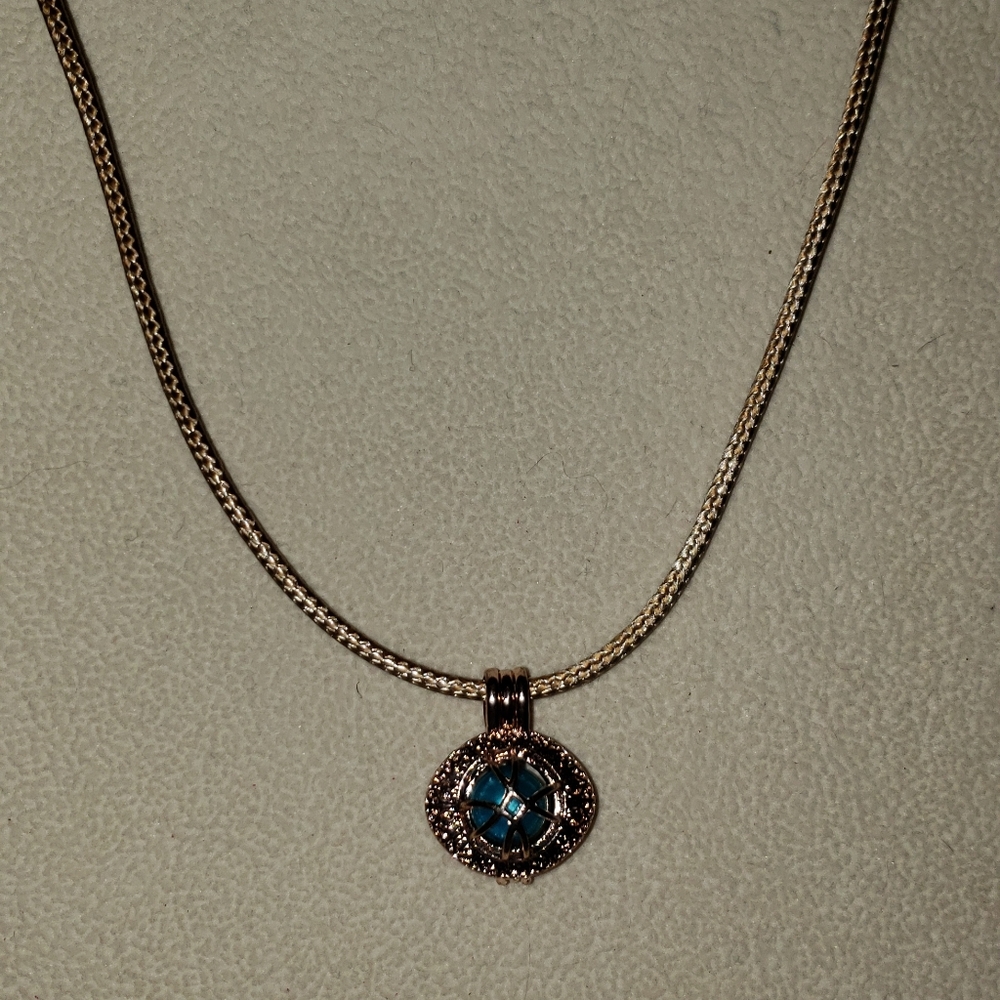 Genuine pearl cage necklace
